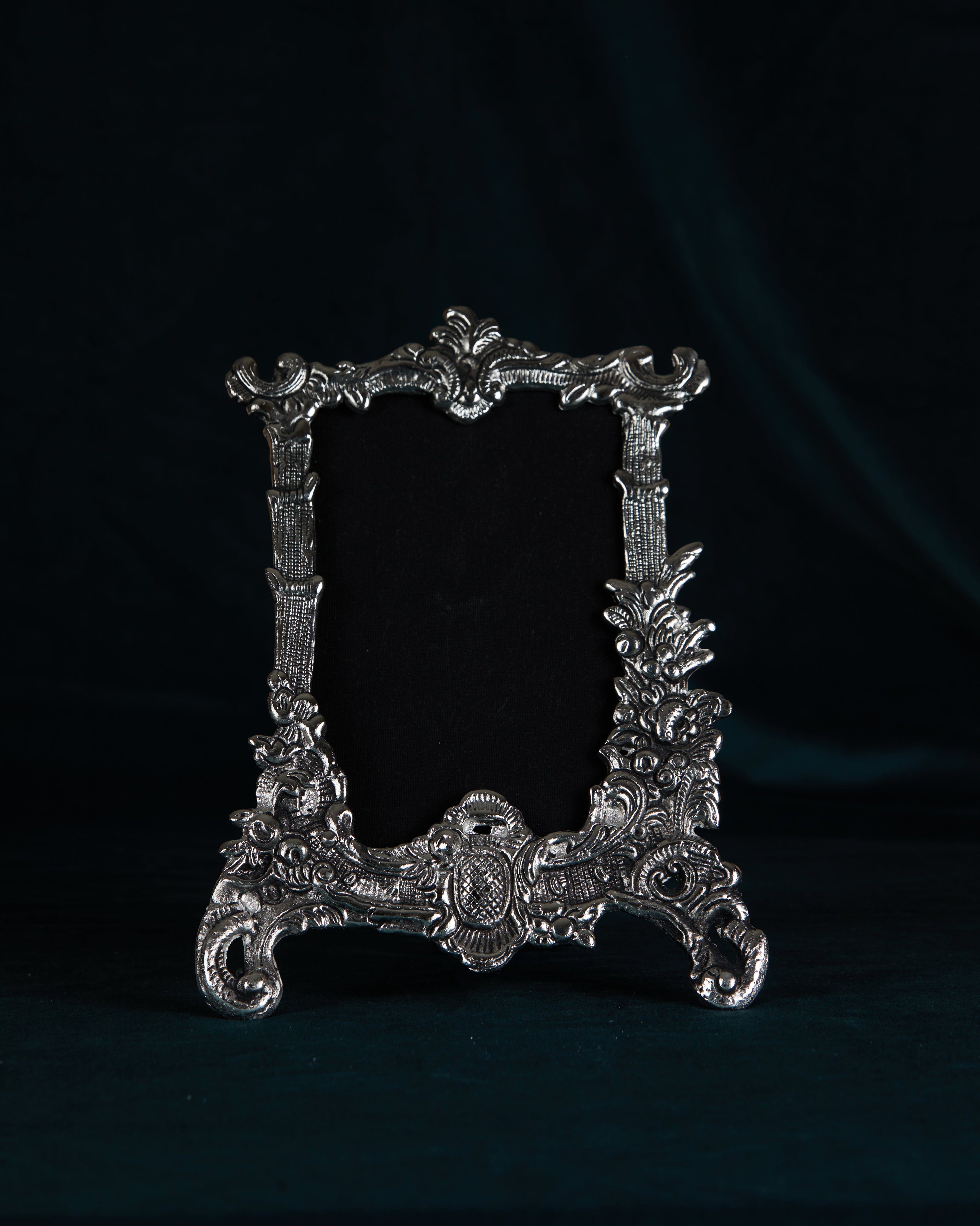 PHOTO FRAMES