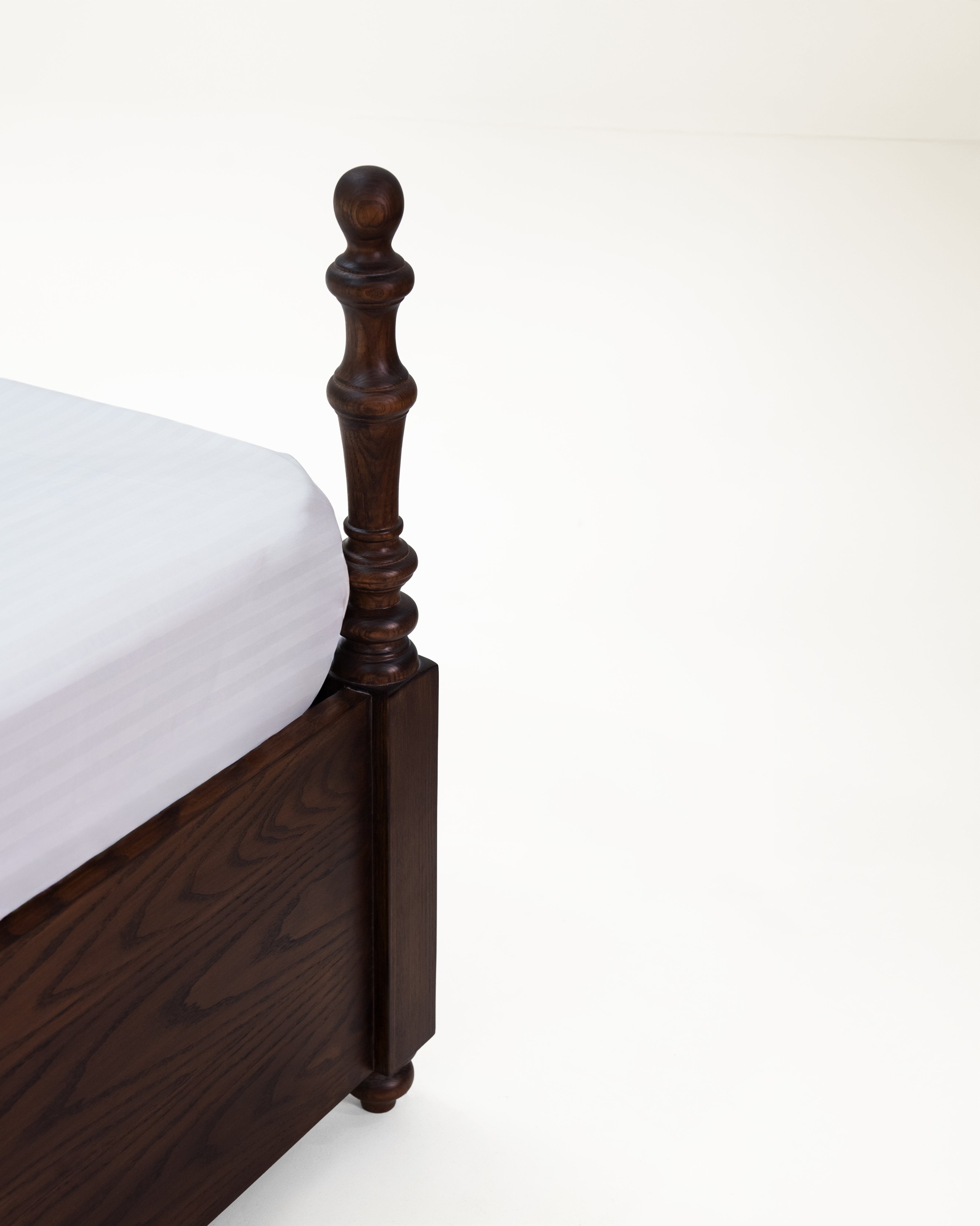 The Heritage Floral Bed