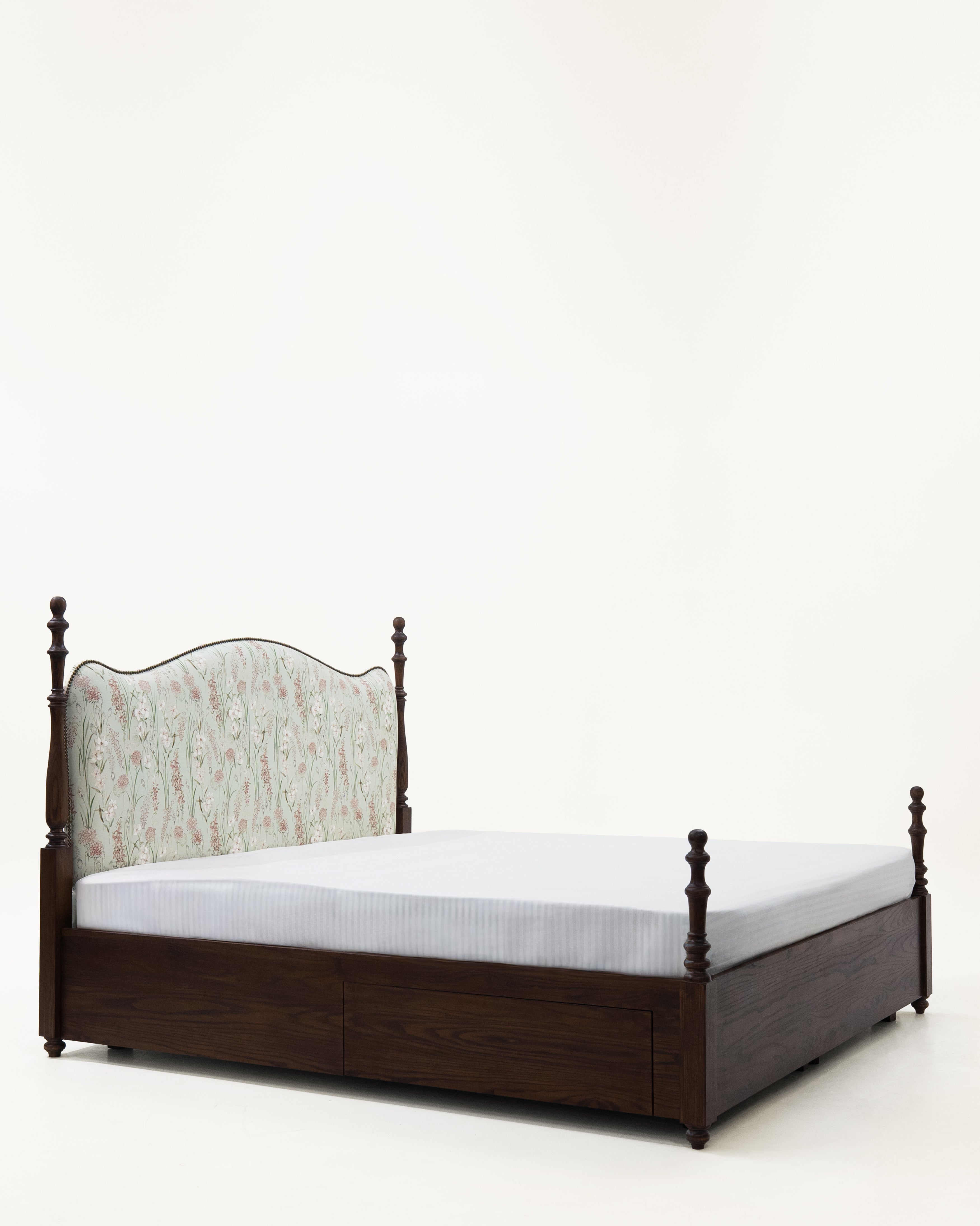 The Heritage Floral Bed