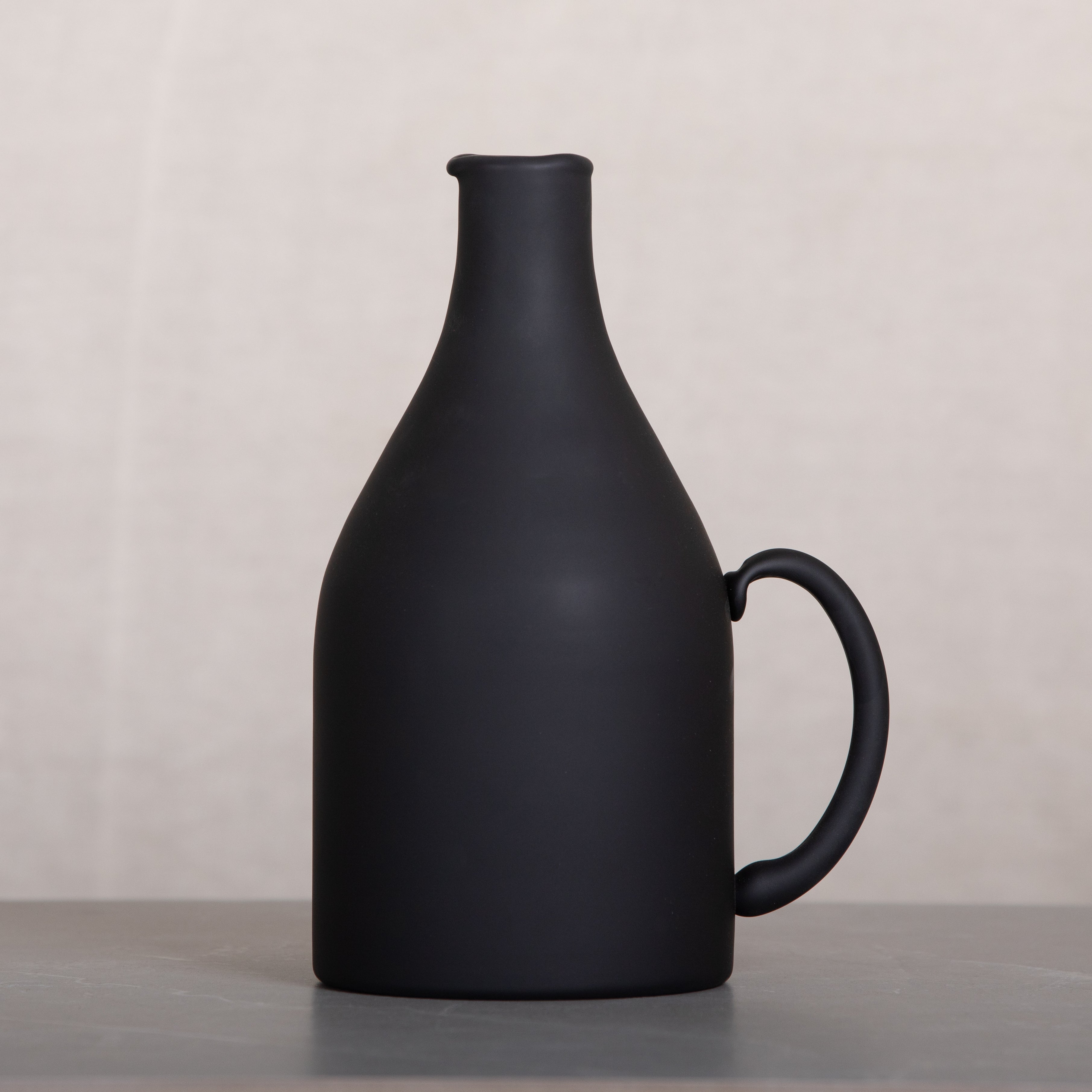 Pitcher Sabi Black Vase