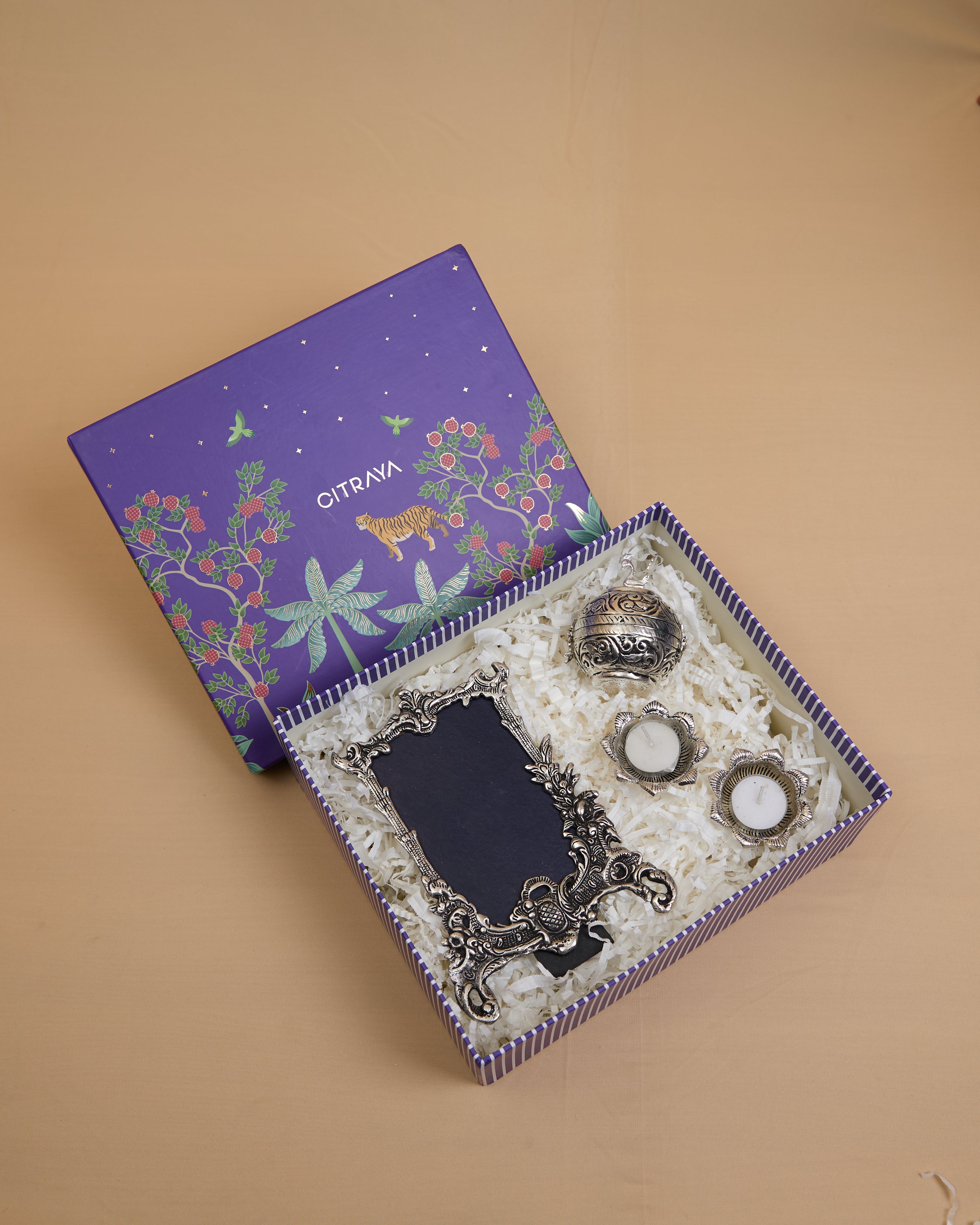 Silver Glow Frame Box