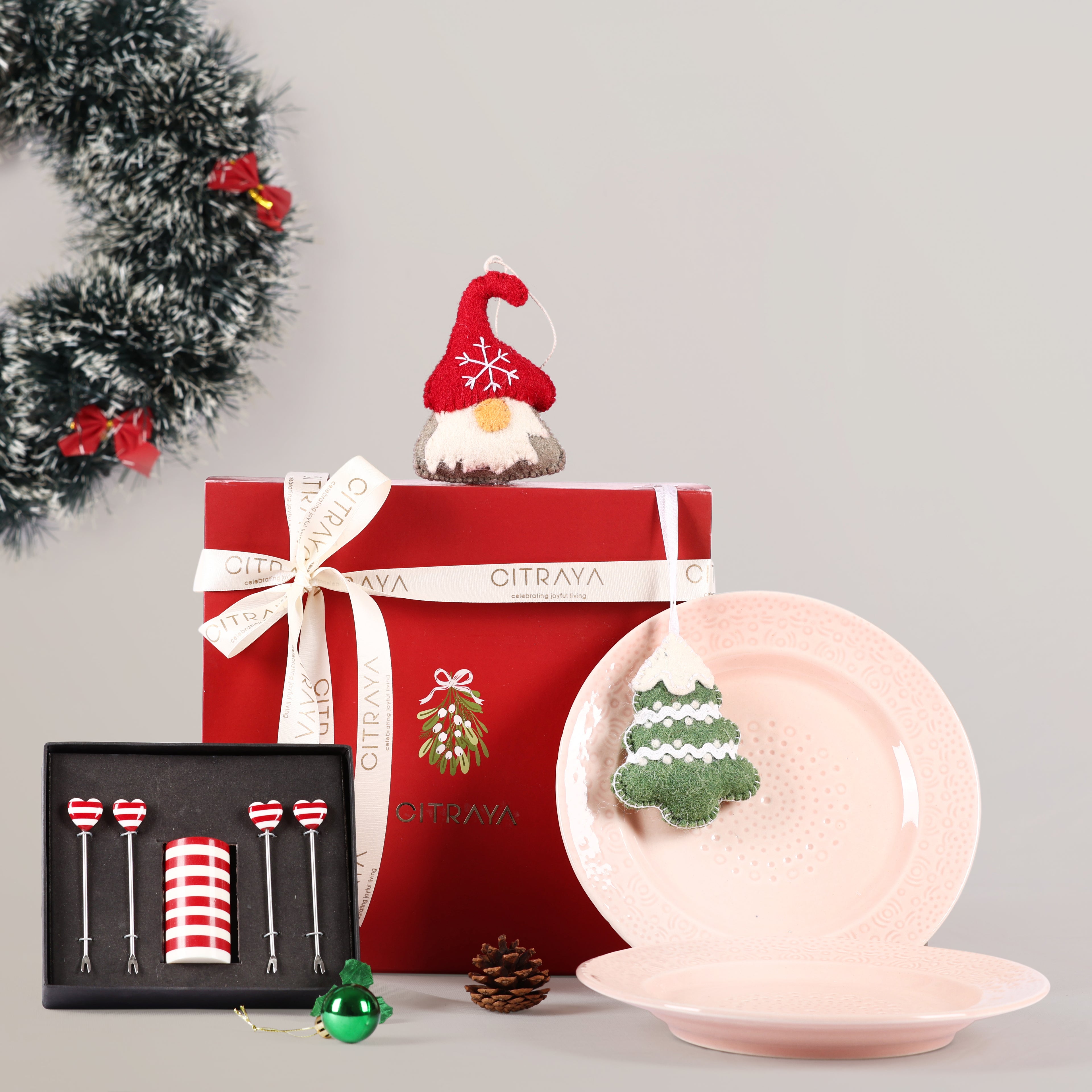 Warm Hearts Festive Gift Hamper